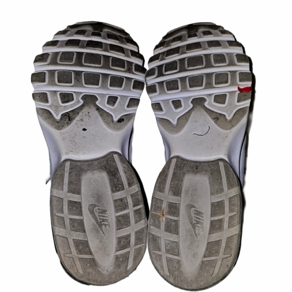 Nike Womens Air Max Invigor Running Shoe Ladies Size 8 - White - Picture 7 of 9